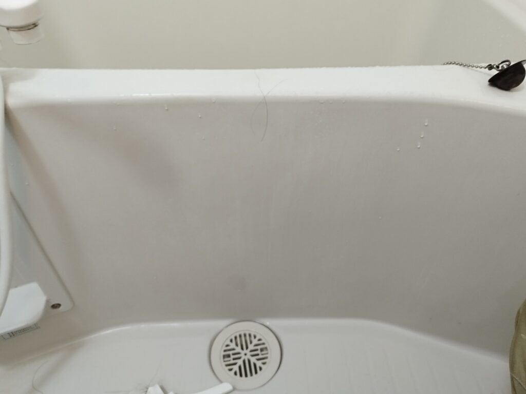 水垢・石鹼カス。
